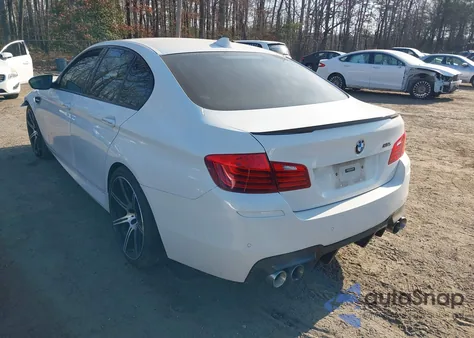 2015 BMW M5 from USA, damaged, VIN WBSFV9C53FD594181